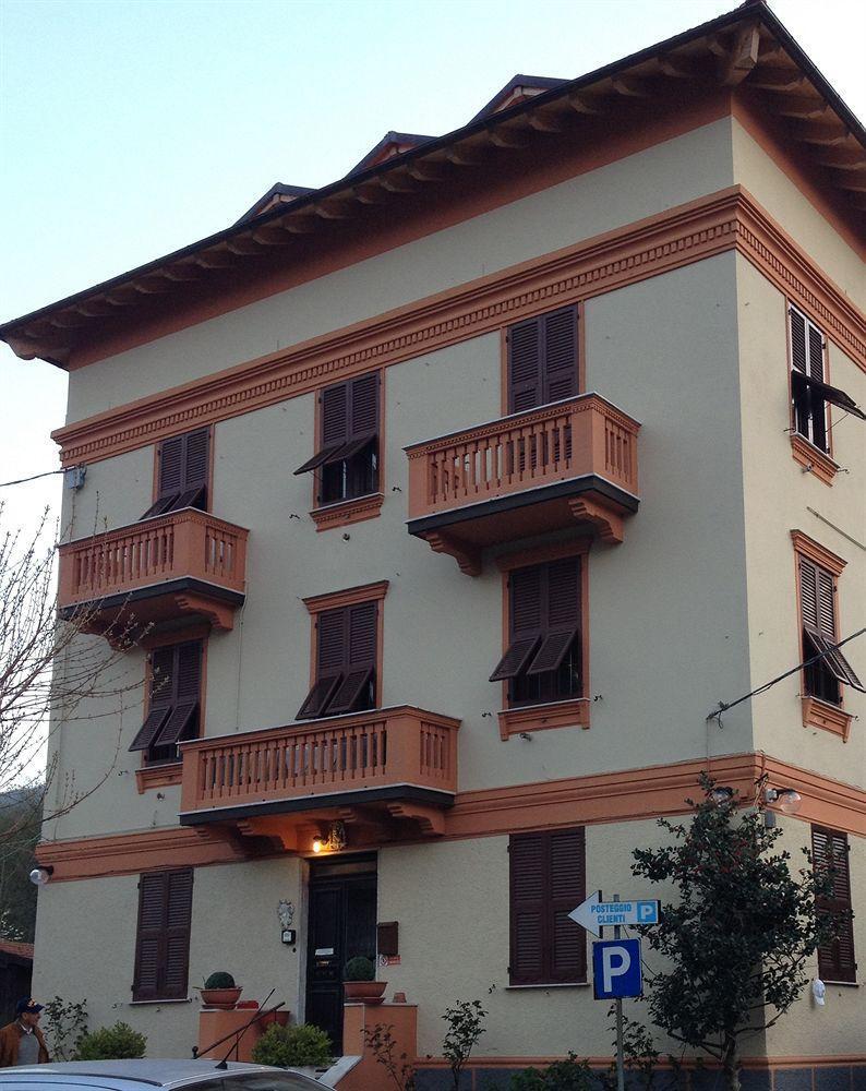 Albergo Chiara Savignone Exterior foto